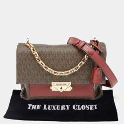 مملوكة مسبقًا حقيبة كتف مايكل مايكل كورس جلد وكانفاس بالشعار مقوى عنابي/بني متوسطة