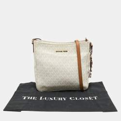 Pre Owned Michael Kors White Signature Coated Canvas Jet Set Messenger Bag
