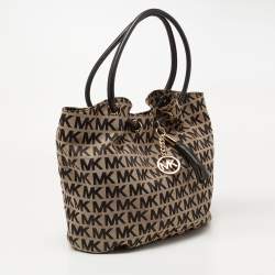 Pre Owned Michael Kors Beige/Black Signature Canvas and Leather Jet Set Drawstring Bag
