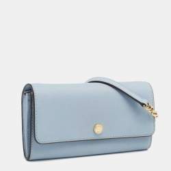 مملوكة مسبقًا Michael Kors Light Blue Leather Jet Set Travel Wallet On Chain