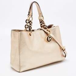 مملوكة مسبقًا MICHAEL Michael Kors Metallic Gold Leather Medium Cynthia Tote