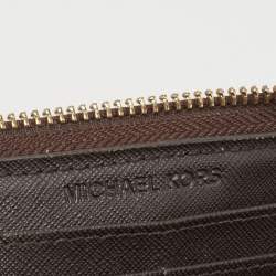 Pre Owned محفظة مايكل كورس كانفاس مرصع مقوى بني شعار الماركة سحاب ملتف