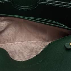 مملوكة مسبقًا حقيبة كروس مايكل كورس جلد خضراء بقلاب