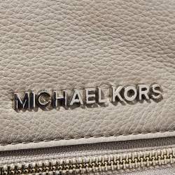 مملوكة مسبقًا حقيبة ظهر مايكل كورس ريا جلد رصاصي متوسطة