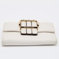 مملوكة مسبقًا Michael Kors White Leather Gansevoort Compact Wallet