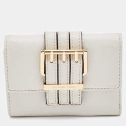 مملوكة مسبقًا Michael Kors White Leather Gansevoort Compact Wallet