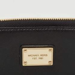 Pre Owned Michael Kors Black Saffiano Leather Jet Set Compact Wristlet Wallet