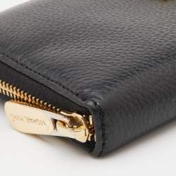 مملوكة مسبقًا Michael Kors Black Leather Zip Around Continental Wallet