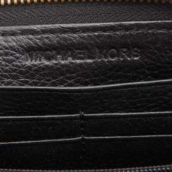 مملوكة مسبقًا Michael Kors Black Leather Zip Around Continental Wallet