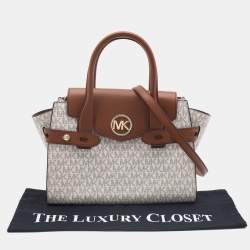 مملوكة مسبقًا Michael Kors White/Tan Signature Coated Canvas and Leather Carmen Satchel