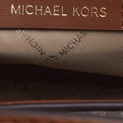 مملوكة مسبقًا Michael Kors White/Tan Signature Coated Canvas and Leather Carmen Satchel