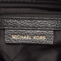 مملوكة مسبقًا Michael Kors Black Leather Jet Set Camera Crossbody Bag