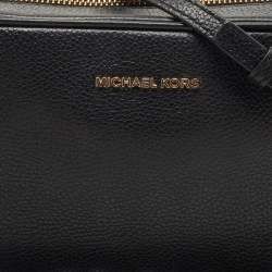 مملوكة مسبقًا Michael Kors Black Leather Jet Set Camera Crossbody Bag
