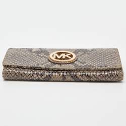مملوكة مسبقًا محفظة مايكل كورس كونتينينتال قلاب جلد نقشة الثعبان بني و أبيض
