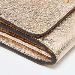 مملوكة مسبقًا Michael Kors Gold Leather Jet Set Travel Wallet On Chain