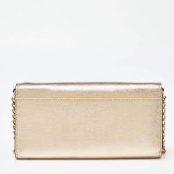 مملوكة مسبقًا Michael Kors Gold Leather Jet Set Travel Wallet On Chain