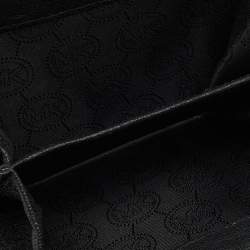 Pre Owned Michael Kors Black Leather Zip Around Wallet