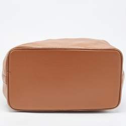 مملوكة مسبقًا حقيبة مايكل كورس دلو جلد بنية اللون