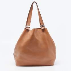 مملوكة مسبقًا حقيبة مايكل كورس دلو جلد بنية اللون