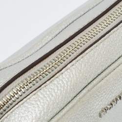 Pre Owned حقيبة كاميرا كروس مايكل كورس "جيت سيت" جلد فضي 