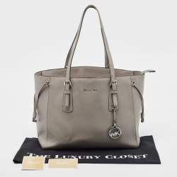 Pre Owned Michael Kors Grey Leather Medium Voyager Tote