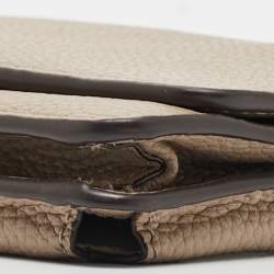 مملوكة مسبقًا Michael Kors Grey Leather Logo Flap Wallet on Strap