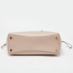 مملوكة مسبقًا Michael Kors Pink Leather Voyager Shopper Tote