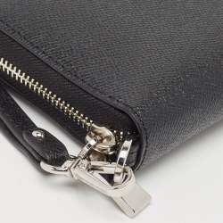 Michael Kors Black Leather Jet Set Zip Around Continental Wallet