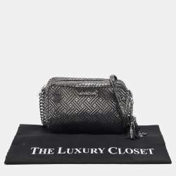 مملوكة مسبقًا Michael Kors Metallic Grey Textured Leather Ginny Camera Crossbody Bag