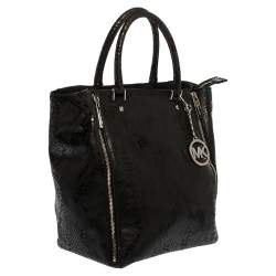 Pre Owned حقيبة يد مايكل مايكل كورس نيو مان كبيرة جلد نوبوك نمط ثعبان سوداء