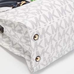 Pre Owned MICHAEL Michael Kors White/Navy Blue Signature Coated Canvas Large East West Hamilton Tote