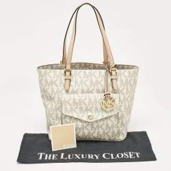 مملوكة مسبقًا MICHAEL Michael Kors White Signature Coated Canvas Jet Set Logo Pocket Tote