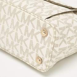 مملوكة مسبقًا MICHAEL Michael Kors White Signature Coated Canvas Jet Set Logo Pocket Tote