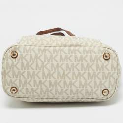 MICHAEL Michael Kors Off White Signature Coated Canvas  Jet Set Snap Pocket Tote