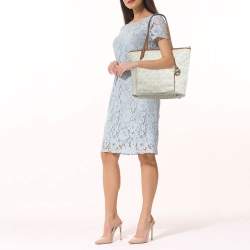MICHAEL Michael Kors Off White Signature Coated Canvas  Jet Set Snap Pocket Tote