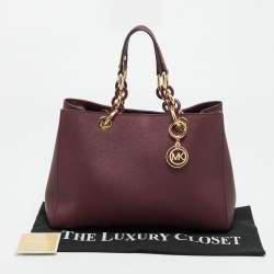 مملوكة مسبقًا MICHAEL Michael Kors Cynthia Medium Burgundy Leather Tote