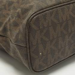 مملوكة مسبقًا حقيبة باكت مايكل مايكل كورس جولز كانفاس مقوى بشعار الماركة بني