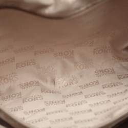 مملوكة مسبقًا حقيبة يد مايكل مايكل كورس شراشيب حلقة جلد وكانفاس شهيرة بنية/ بيج