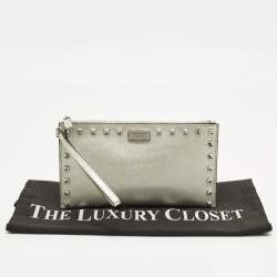 مملوكة مسبقًا MICHAEL Michael Kors Silver Saffiano Leather Studded Flat Wristlet Pouch