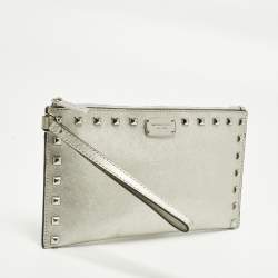 مملوكة مسبقًا MICHAEL Michael Kors Silver Saffiano Leather Studded Flat Wristlet Pouch