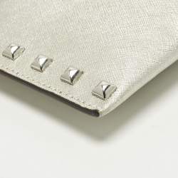 مملوكة مسبقًا MICHAEL Michael Kors Silver Saffiano Leather Studded Flat Wristlet Pouch