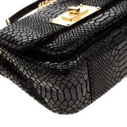 Pre Owned حقيبة كروس مايكل مايكل كورس قفل دوار جلد لامع نقش ثعبان سوداء