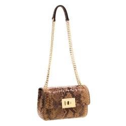 Pre Owned حقيبة كروس مايكل مايكل كورس قفل دوار جلد لامع نقش ثعبان بنية