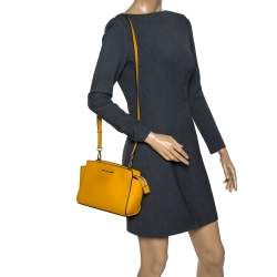 Pre Owned حقيبة كروس مايكل مايكل كورس سيلما جلد صفراء صغيرة