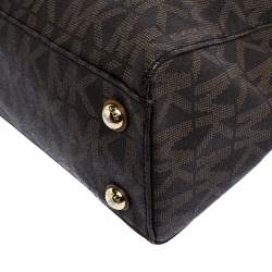 Pre Owned MICHAEL Michael Kors Brown Signature Coated Canvas Medium Cynthia Tote