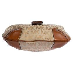 مملوكة مسبقًا Michael Michael Kors Beige/Tan Signature Canvas and Leather Hobo