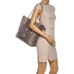 Pre Owned Michael Kors Beige/Black Snakeskin Effect Leather Jet Set Tote
