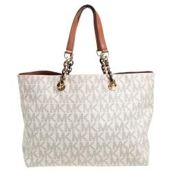 Pre Owned حقيبة شوبر مايكل مايكل كورس سينثيا كانفاس مقوى أبيض بالشعار