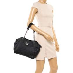 Pre Owned MICHAEL Micheal Kors Black Signature Canvas Jet Set Travel Chain Tote