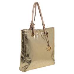 مملوكة مسبقًا MICHAEL Michael Kors Metallic Gold Mirror Signature PVC and Leather North South Jet Set Tote